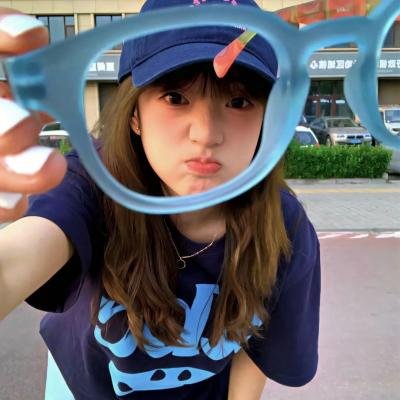 早餐时女歌迷快闪